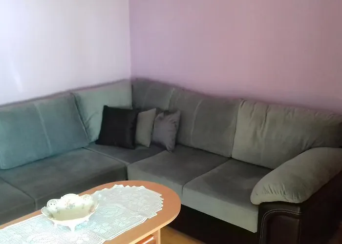 Katica 아파트 풀라